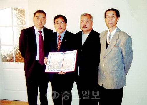 ▲  사진왼쪽부터 백규성 회장, 이정운 총재, 이후곤 회장, 정은교 회장.