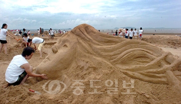 ▲ 지난해 개최된 몽산포 모래조각축제 모습