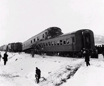 ▲ 1969년 1월 천안역 열차사고 당시 모습.(출처-정부기록사진집)