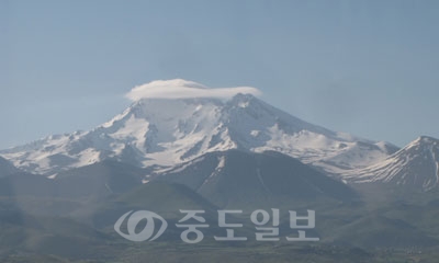 ▲ 노아의 방주가 있었던 터키의 아으르다으산(아라랏산) 모습.