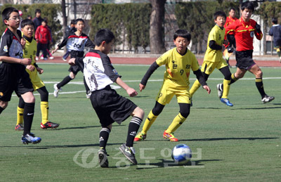 ▲ 한ㆍ중ㆍ일 홈스테이 축구대회에 참석한 중국 학생들이 주민 가정에서 함께 생활하며 문화를 익혔다.