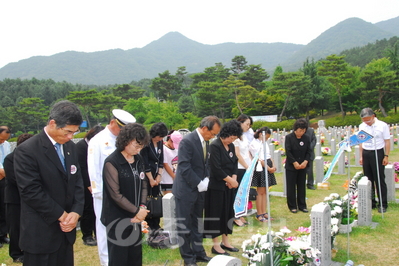 ▲ 국립대전현충원은 제2연평해전 10주년을 맞아 23일 추모행사를 열었다.