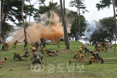 ▲ 홍성내포문화축제에서 재연된 김좌진 장군 청산리전투 장면.