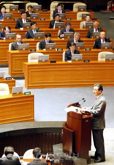 ▲ 새누리당 이한구 원내대표가 5일 국회 본회의장에서 교섭단체 대표연설을 하고 있다. [연합뉴스 제공]