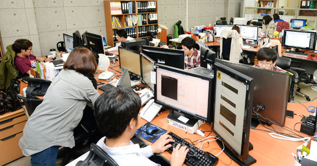 (주)플랜아이는 웹기반 서비스 기술 전문 벤처기업으로, 웹 인프라 구축ㆍ운영사업을 비롯해 서비스 유지 관리, 기술서비스 용역사업과 웹기반 솔루션사업 등 지식기반 사업을 전개하고 있다. 