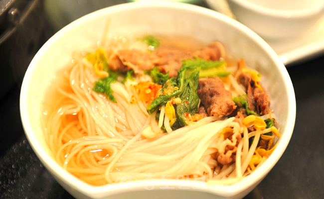 ▲ 담백한 국물 맛을 자랑하는 쌀국수