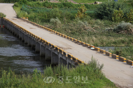 ▲대전시 서구 오동 소재 장전 세월교. 지난달 ‘8월 장마’에 침수됐었다.
<br />