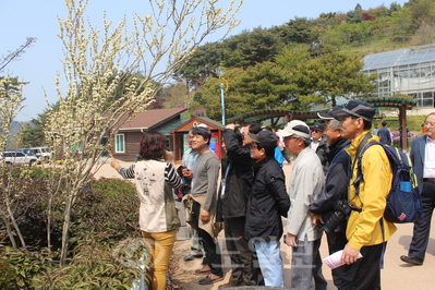 ▲ 한국산림아카데미(원장 안진찬)는 국내 최초의 산림인재양성 전문기관으로, 산림최고경영자(CEO) 과정 운영을 통해 산림분야 우수인력을 양성하고 있다. 제6기 CEO 현장학습 모습.