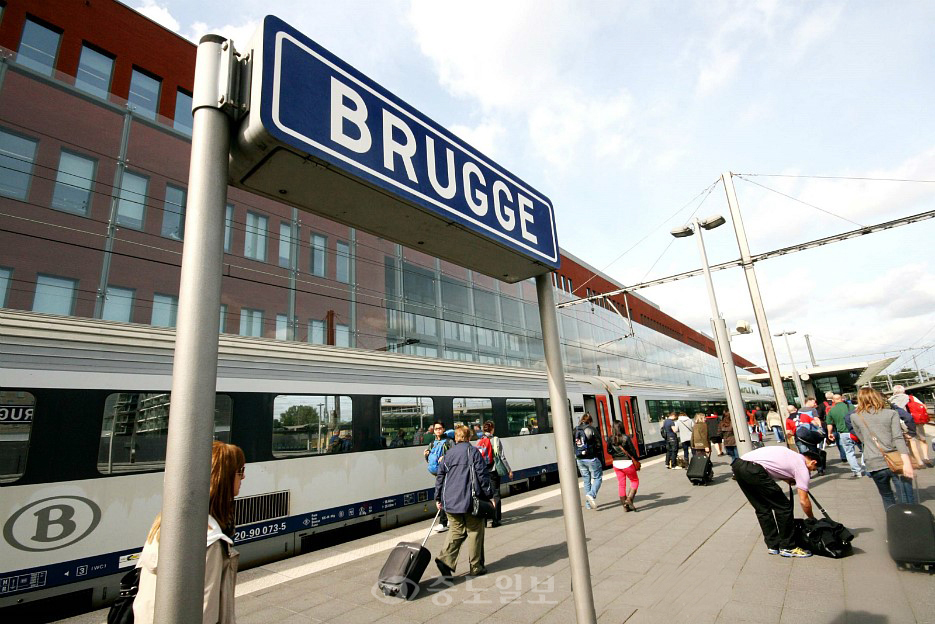 ▲ 브뤼헤 역 마르크트 광장까지 걸어서 이동해 보기로 합니다.