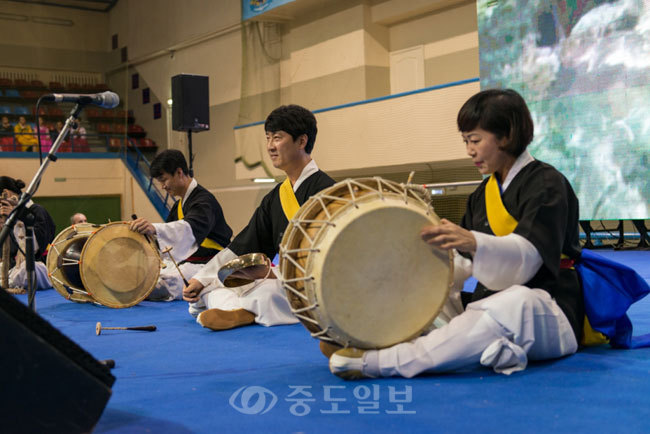 ▲ 사물놀이팀의 공연