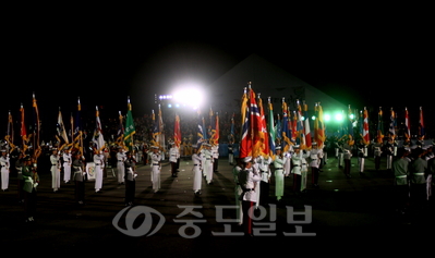 ▲ 계룡시에서 열리는 2020년 세계군문화축전은 세계적 국방 클러스터 구축, 한국군 위상 제고, 안보 강화 등의 중요한 의미를 지니고 있어 아낌없는 정부 지원이 요구된다. 사진은 지난해 계룡군문화축전.[계룡시 제공]