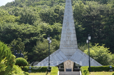 ▲ 논산 벌곡면에 있는 '대둔산 승전탑'.