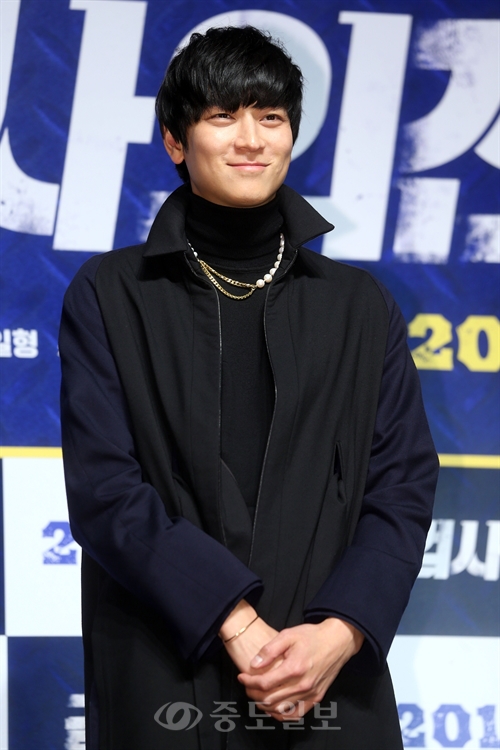 ▲ 강동원 /연합뉴스 제공 ▲ 강동원 /연합뉴스 제공