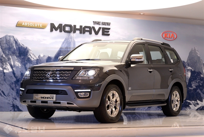 ▲ 기아자동차가 16일 서울 강남구 압구정동 국내영업본부 사옥에서 사진영상발표회를 하고 본격적인 판매에 돌입한 '더 뉴(The New) 모하비'. /연합뉴스