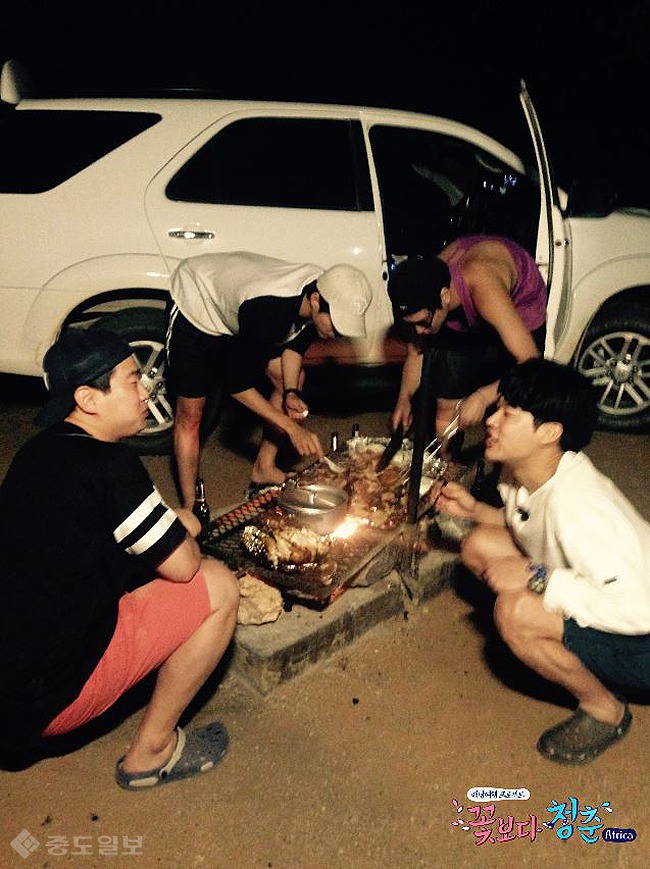 ▲ 사진=tvN 꽃보다청춘 아프리카 ▲ 사진=tvN 꽃보다청춘 아프리카