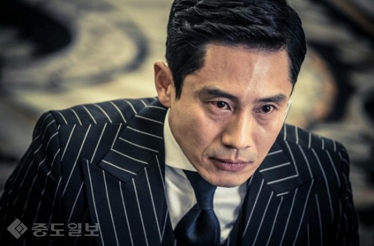 ▲ '피리부는 사나이' 신하균 /사진은 방송화면 캡처 ▲ '피리부는 사나이' 신하균 /사진은 방송화면 캡처