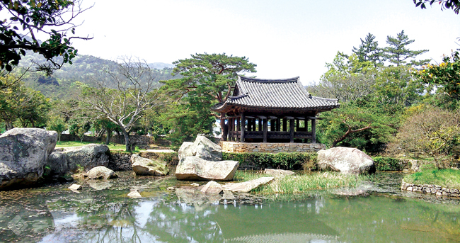 ▲ 세연정은 윤선도가 조성한 인공연못으로 그의 심미안이 돋보이는 곳이다.