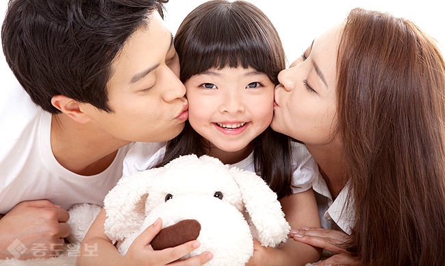 ▲ 어린이날, 내 아이가 진정으로 바라는 것은 부모의 관심과 사랑이 아닐까. /사진=게티이미지 뱅크 ▲ 어린이날, 내 아이가 진정으로 바라는 것은 부모의 관심과 사랑이 아닐까. /사진=게티이미지 뱅크