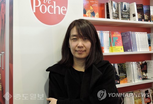 ▲ 소설가 한강씨/연합뉴스 자료사진 ▲ 소설가 한강씨/연합뉴스 자료사진
