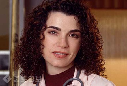 ▲알리샤역의 ‘줄리아나 마굴리스’는 NBC 의학드라마  ER의 간호사 ‘캐롤 헤서웨이 역’으로 출연했었다. 