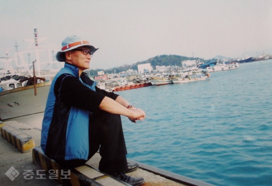 ▲ 필자의 바닷가에서 한때 ▲ 필자의 바닷가에서 한때