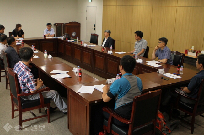 ▲ 행복나눔학교협의회는 업무경감이 이뤄지지 않으면 행복나눔학교 참여 의사가 줄어들 것으로 전망했다./충남교육청 제공.