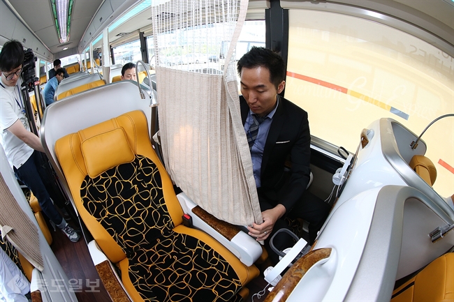 ▲프리미엄 고속버스 내부 모습. 연합뉴스 ▲프리미엄 고속버스 내부 모습. 연합뉴스