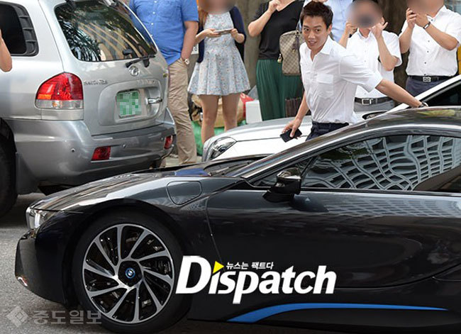 ▲디스패치가 포착한 닥터스 종방연에 참석한 김래원의 자동차. 사진=디스패치 ▲디스패치가 포착한 닥터스 종방연에 참석한 김래원의 자동차. 사진=디스패치