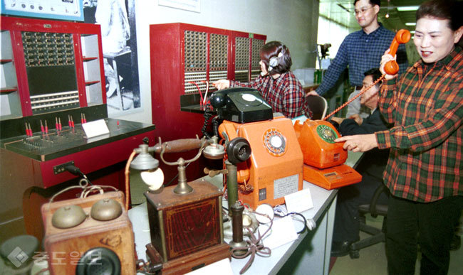 ▲ 전기통신 박물관에 전시된 옛날 전화기/사진=중도일보db