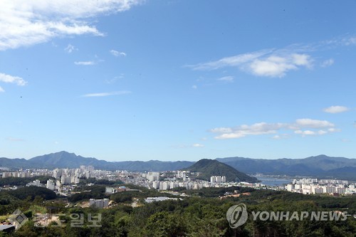 ▲ 23일은 전국이 대체로 맑은 하늘을 보이고 있다. 사진출처=연합뉴스 제공