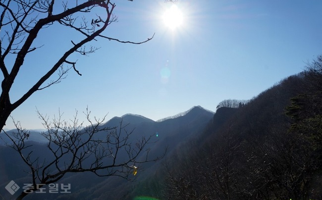 ▲옥녀봉과 한오봉/사진 출처=네이버 블로그 'typhoon5'