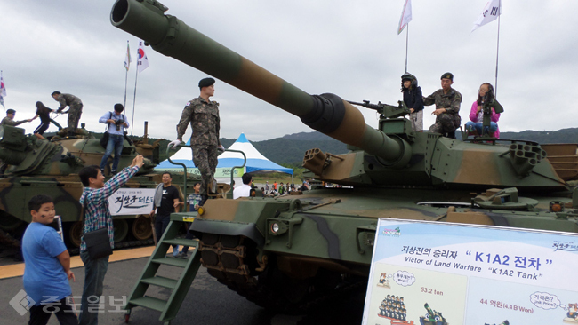 ▲ 2016 계룡군문화축제 모습/사진=홍경석 ▲ 2016 계룡군문화축제 모습/사진=홍경석