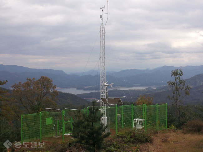 ▲ 대전 계족산에 위치한 산악기상망. 사진=산림청