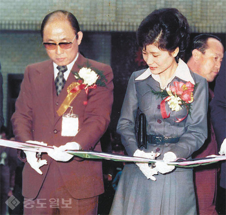 ▲ 최태민(사진 왼쪽) ▲ 최태민(사진 왼쪽)