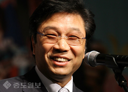 ▲ 얼굴이 둥근 사업가형의 이수만 사장(SM엔터테인먼트} ▲ 얼굴이 둥근 사업가형의 이수만 사장(SM엔터테인먼트}