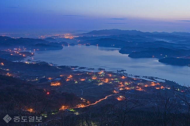 ▲봉수산 정상에서 내려다본 예산 전경. 출처=다음 블로그 epaaran