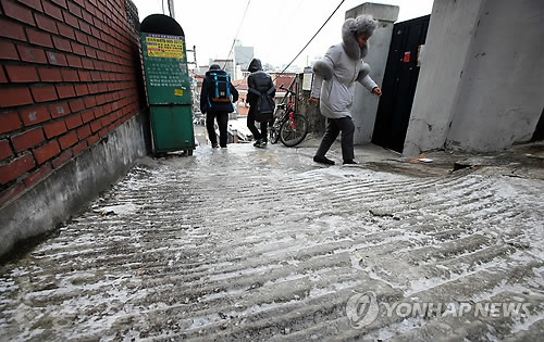 ▲ 주택가 빙판길.<연합뉴스 자료사진>