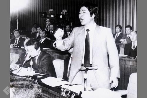 ▲ 1988년 11월에 열린 5공 비리 청문회에서 당시 노무현 의원의 모습/사진=연합 DB