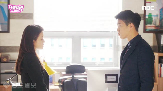 ▲ 자체발광오피스 방송화면 캡쳐 ▲ 자체발광오피스 방송화면 캡쳐