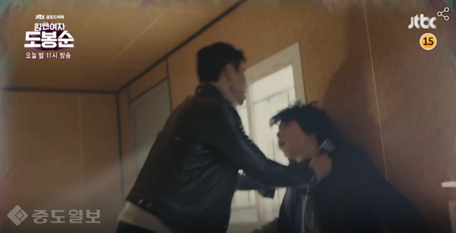 ▲JTBC 금토드라마 '힘쎈여자 도봉순' 10회 예고편. ▲JTBC 금토드라마 '힘쎈여자 도봉순' 10회 예고편.