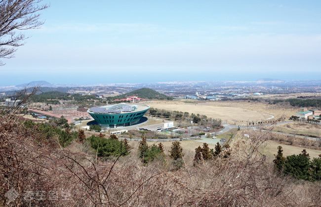 ▲ 제주4·3평화공원과 평화기념관 건물.