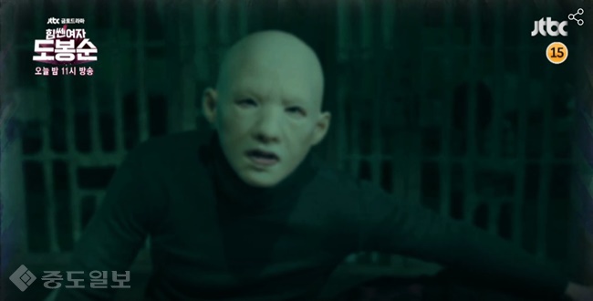 ▲JTBC 금토드라마 '힘쎈여자 도봉순' 12회 예고편. ▲JTBC 금토드라마 '힘쎈여자 도봉순' 12회 예고편.