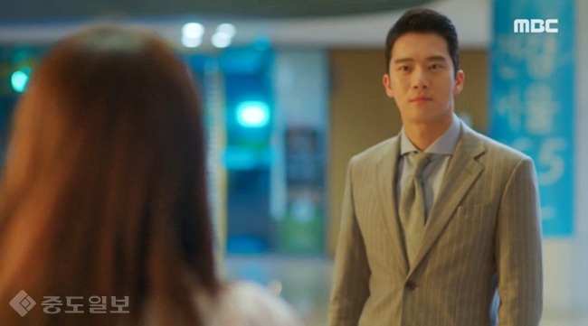 ▲ 자체발광오피스 방송화면 캡쳐 ▲ 자체발광오피스 방송화면 캡쳐