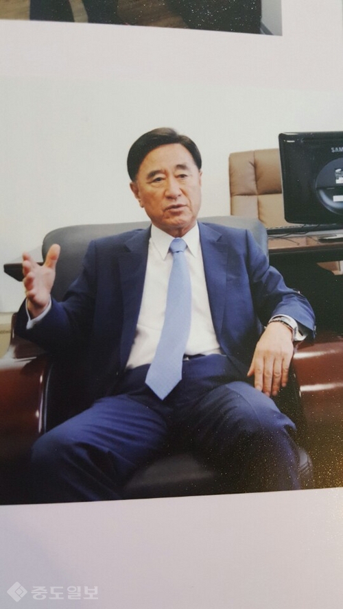 ▲ 오장섭 전 건교부 장관은 김종필 전 국무총리의 최측근이면서 복심으로 불린다.
<br />19대 대선에서 충청대망론이 사라진 것에 대한 안타까움이 크다.