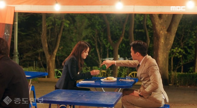 ▲ 자체발광오피스 방송화면 캡쳐 ▲ 자체발광오피스 방송화면 캡쳐