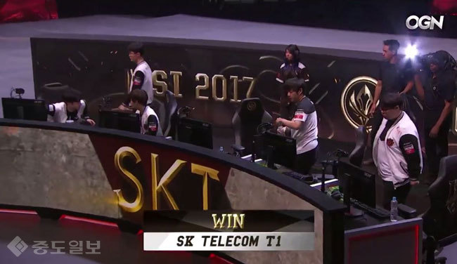 ▲ 2승0패로 단독 1위를 기록중인 SKT T1 /사진=OGN 방송 캡쳐