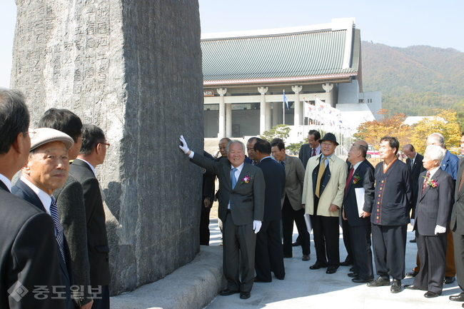 ▲ 광개토대왕비 복제비 건립사업