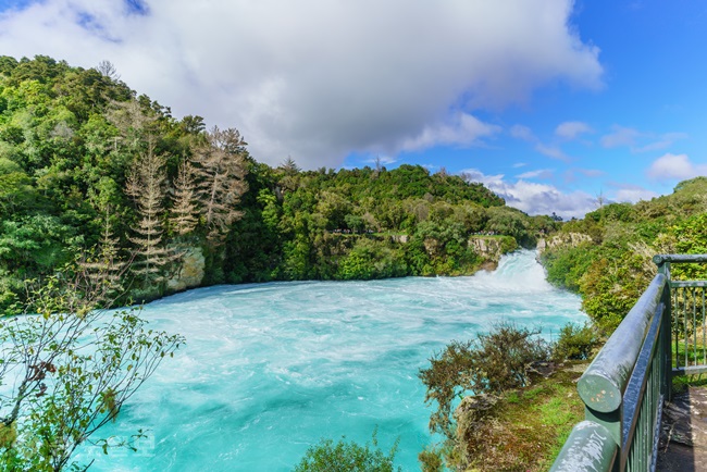 ▲출처=게티이미지/뉴질랜드에 위치한 Huka 폭포.