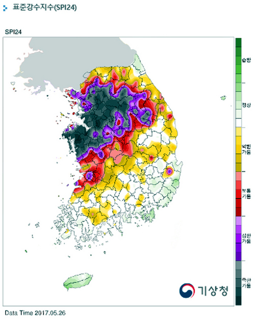 ▲ 기상청 종합가뭄정보시스템 27일 발표 가뭄지수현황분포도. 충남의 서해안과 내륙이 '극한가뭄'과 '심한가뭄' 단계인 검정과 보라색으로 표시돼 있다. <기상청 제공>