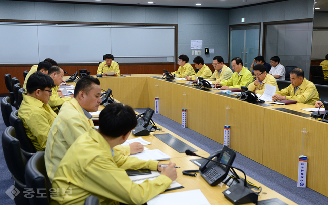 ▲ 충남도는 5일 가뭄이 '주의'에서 '경계' 격상된 가운데 대책본부 실무회의를 갖고 가뭄대책에 모든 행정력을 집중하기로 했다. 